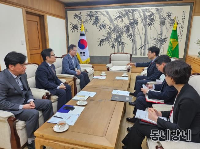 김진열 군위군수, 대구시장 권한대행 면담