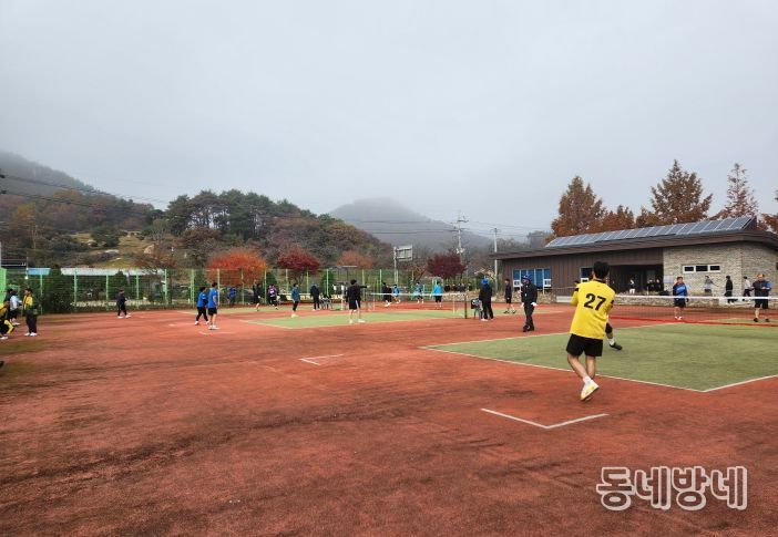 진안군 용담댐 주변 친선 족구대회로 지역 화합 다져