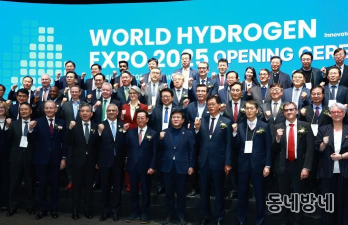 울진군은 12월 4일부터 7일까지 경기도 고양시 킨텍스에서 열리는 ‘WORLD HYDROGEN EXPO 2025(WHE 2025)’에 참가해 울진 원자력수소 국가산업단지 홍보관을 운영한다