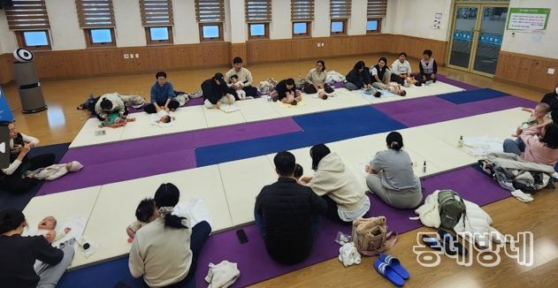 나주시보건소 빛가람건강생활지원센터가 ‘오감터치 베이비마사지교실’ 프로그램을 성공적으로 마무리했다.