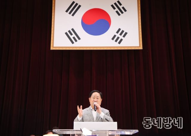 환영사하고 있는 주광덕 시장